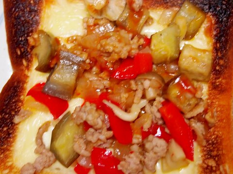 ひき肉となすとパプリカのチーズトースト レシピ 作り方 By まるっとまる 楽天レシピ